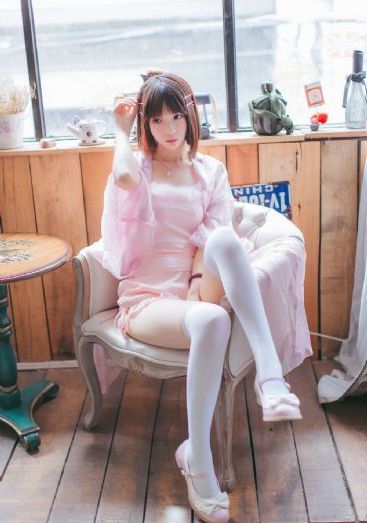 美女露出给男生揉真人_迅雷电影免费手机观看