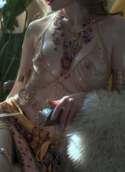 美女任你摸摸_腾讯视频动漫在线观看