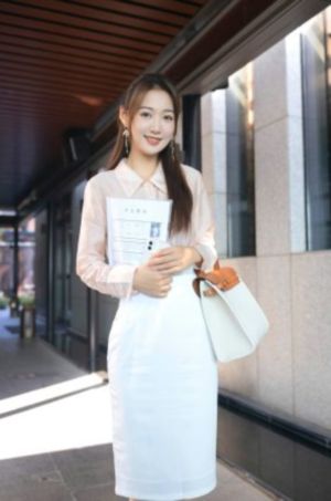 把高跟丝袜美腿扛在肩上_手机高清免费手机在线看观看