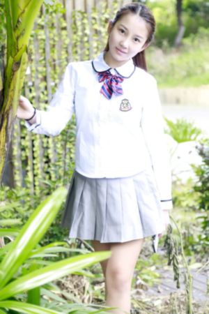 日本泡妞岁18xxxx免t_蓝光字幕免费观看最新