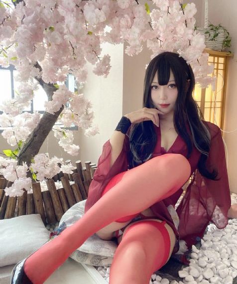 在野外被4个男人躁一夜视频_高清完整版免费在线观看